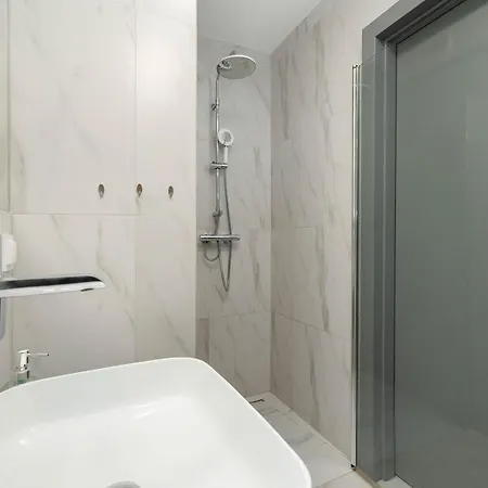 Apartament Perłowa Przystań Eleganckie Studio z Parkingiem i Basenem w Kołobrzegu by Noclegi Renters *