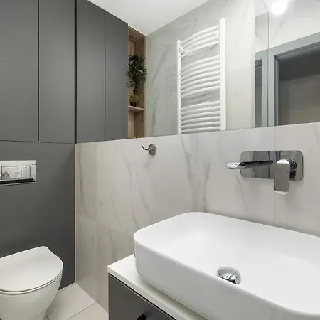 Perłowa Przystań Eleganckie Studio z Parkingiem i Basenem w Kołobrzegu by Noclegi Renters Apartament