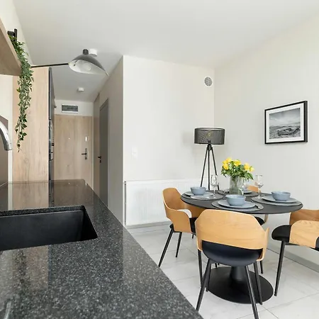 Apartament Perłowa Przystań Eleganckie Studio z Parkingiem i Basenem w Kołobrzegu by Noclegi Renters