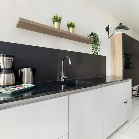 Apartament Perłowa Przystań Eleganckie Studio z Parkingiem i Basenem w Kołobrzegu by Noclegi Renters *