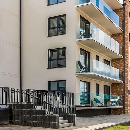 Perłowa Przystań Eleganckie Studio z Parkingiem i Basenem w Kołobrzegu by Noclegi Renters